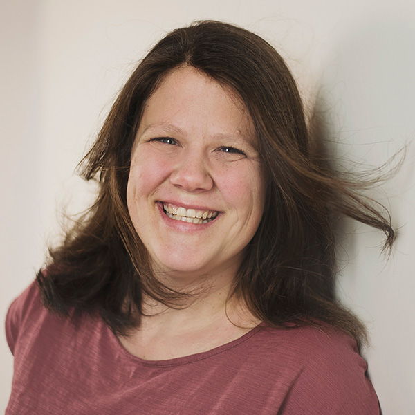 Ein Interview mit Katja Frixe – Kreativer Kopf & Kinderbuchautorin mit Herz und Seele – www.tinabusch.com